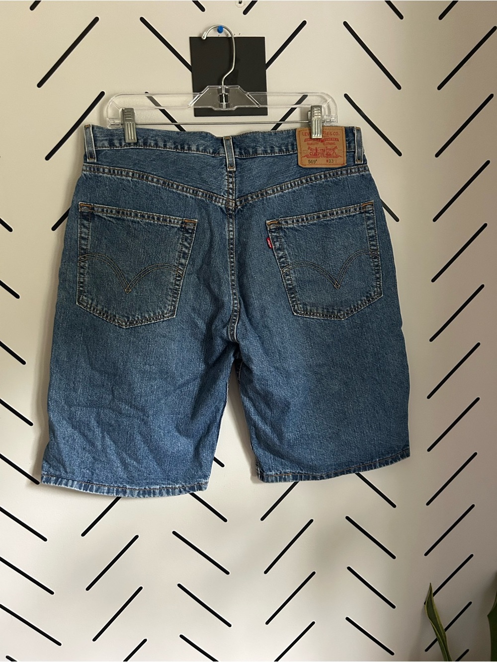 Vintage Levi’s 569 loose straight denim 10” shorts
